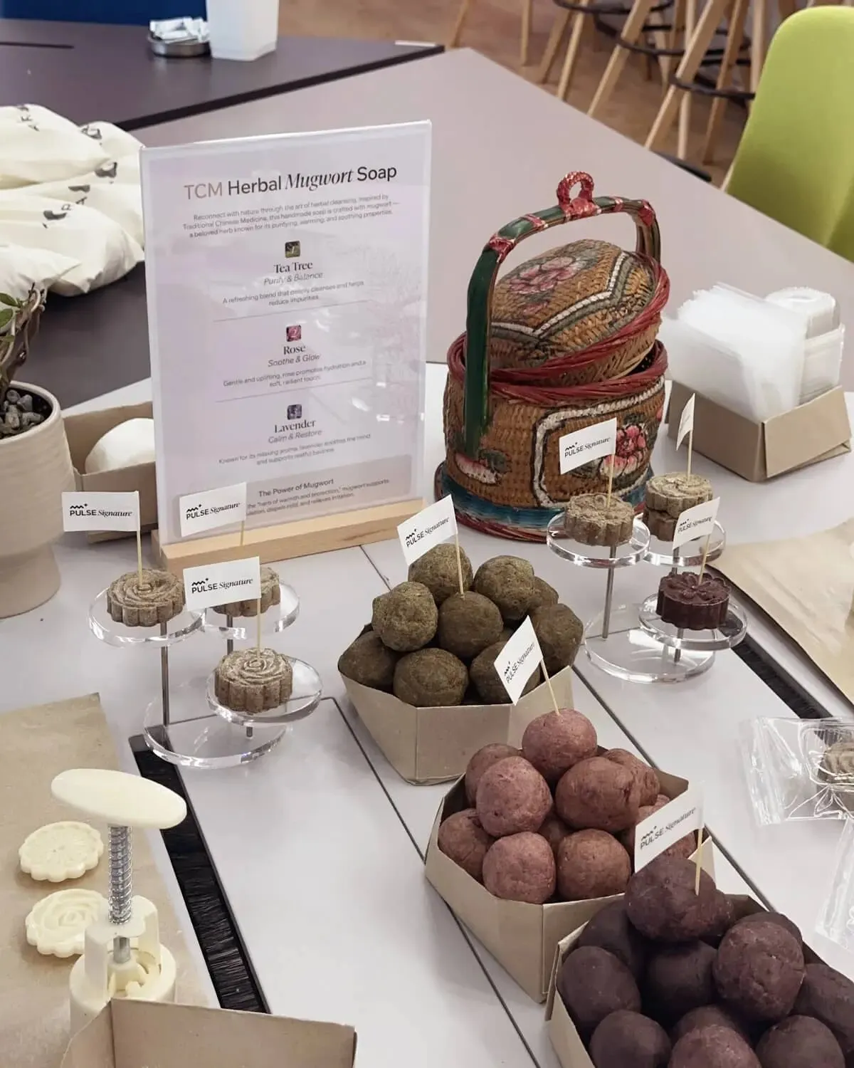 Handmade TCM herbal mugwort soaps from a corporate workshop