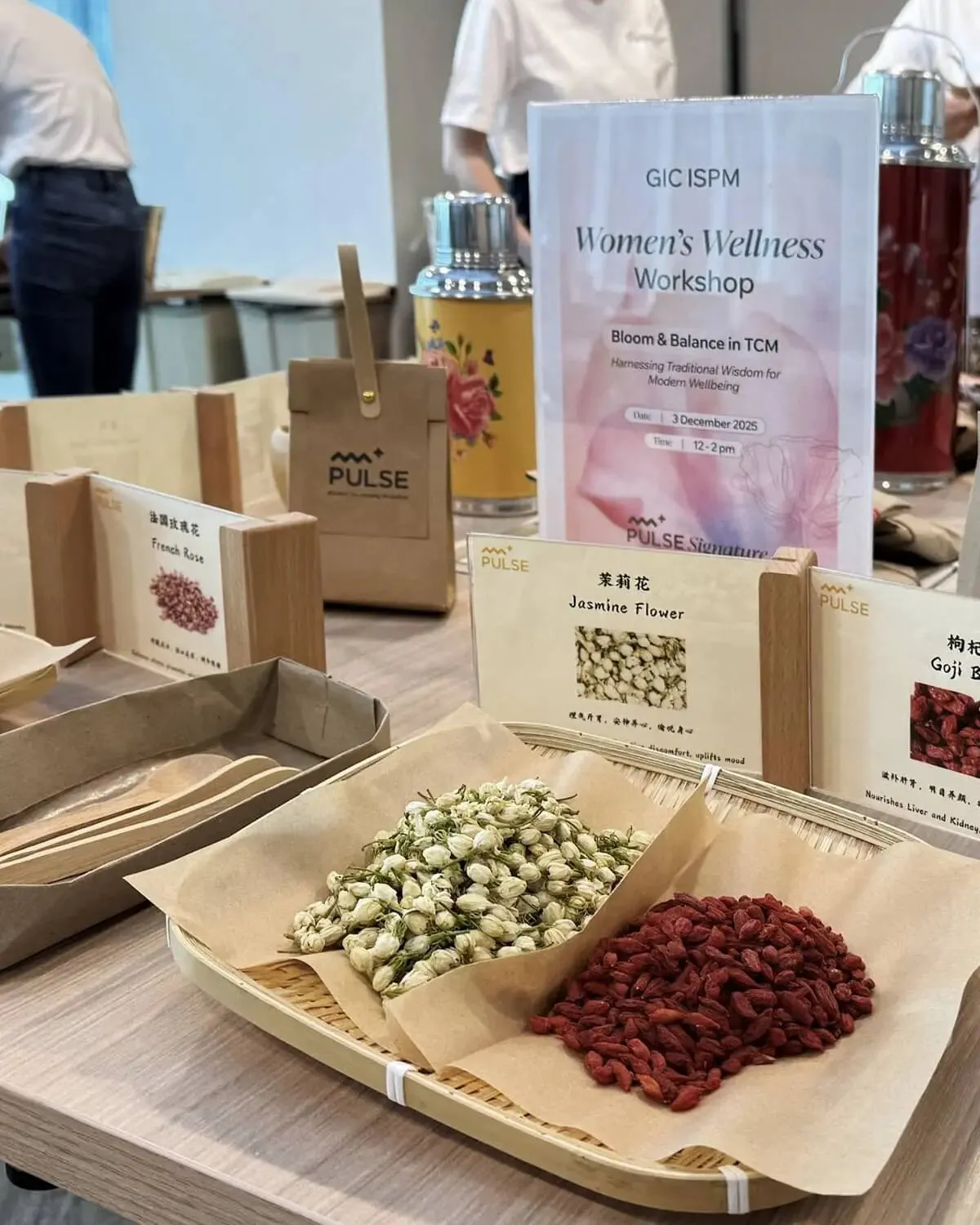 Mindful tea making workshop with jasmine flowers and herbal blends