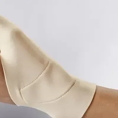 Thumb-and-wrist splint worn for mommy wrist at PULSE TCM