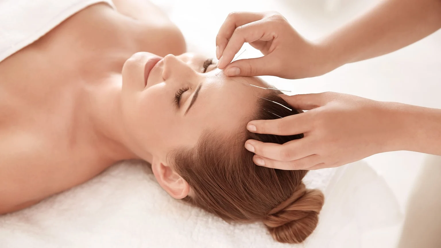 PULSE Signature GLOW Ritual facial light therapy
